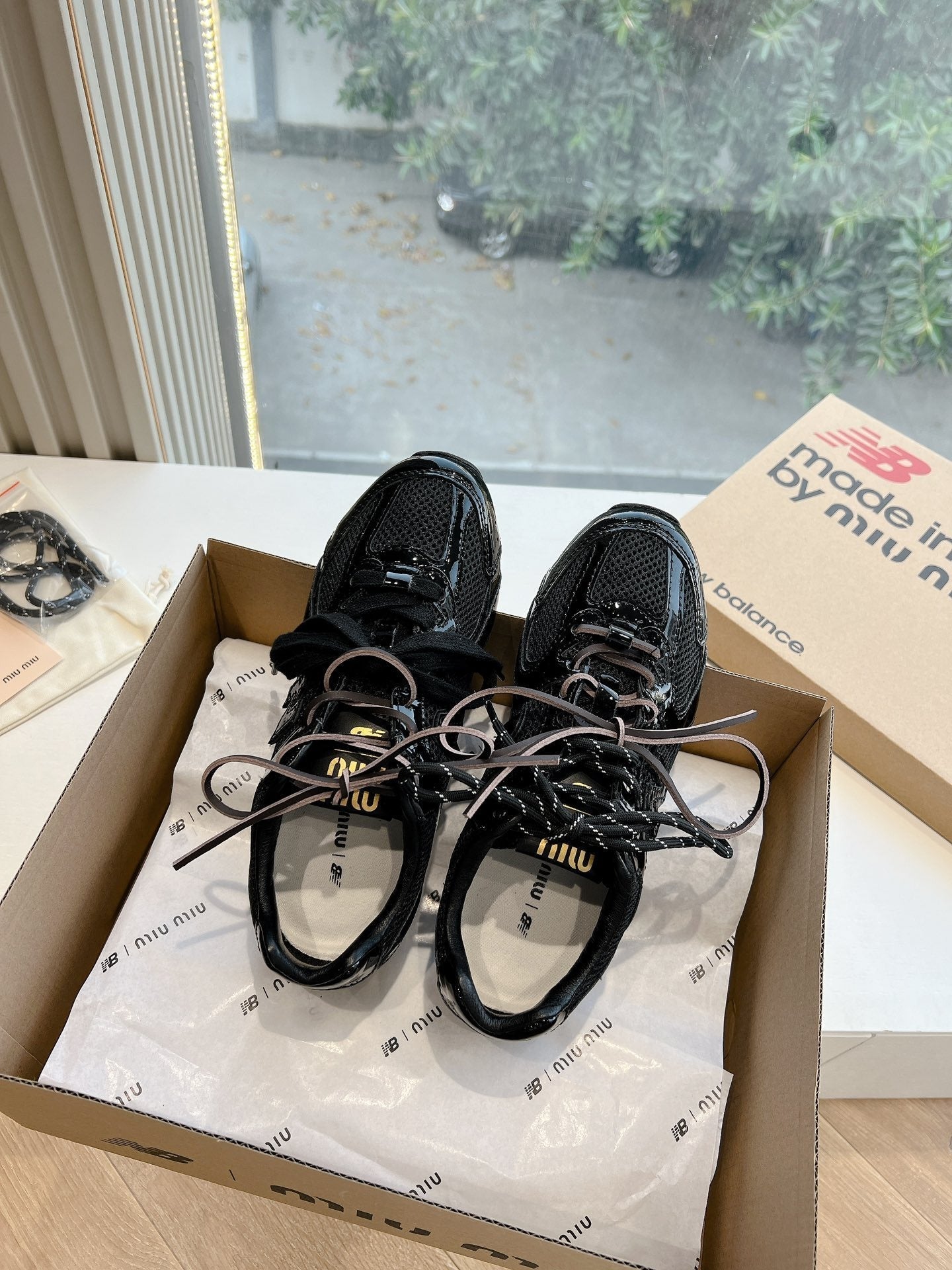 Miumi x Newbalance Sneaker Black Mesh Patent Leather