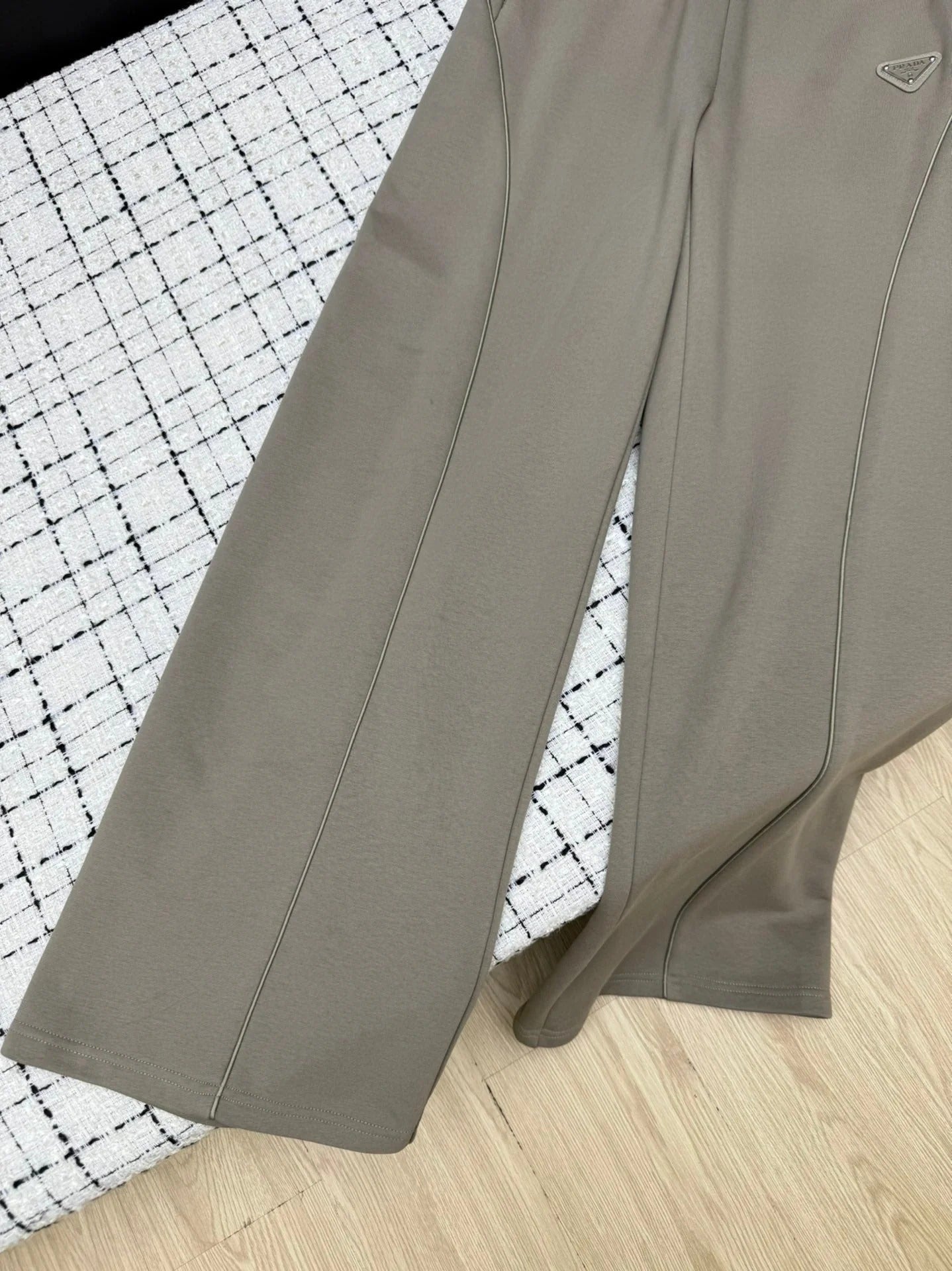 PRADA 25S STRAIGHT-LEG TROUSERS 329