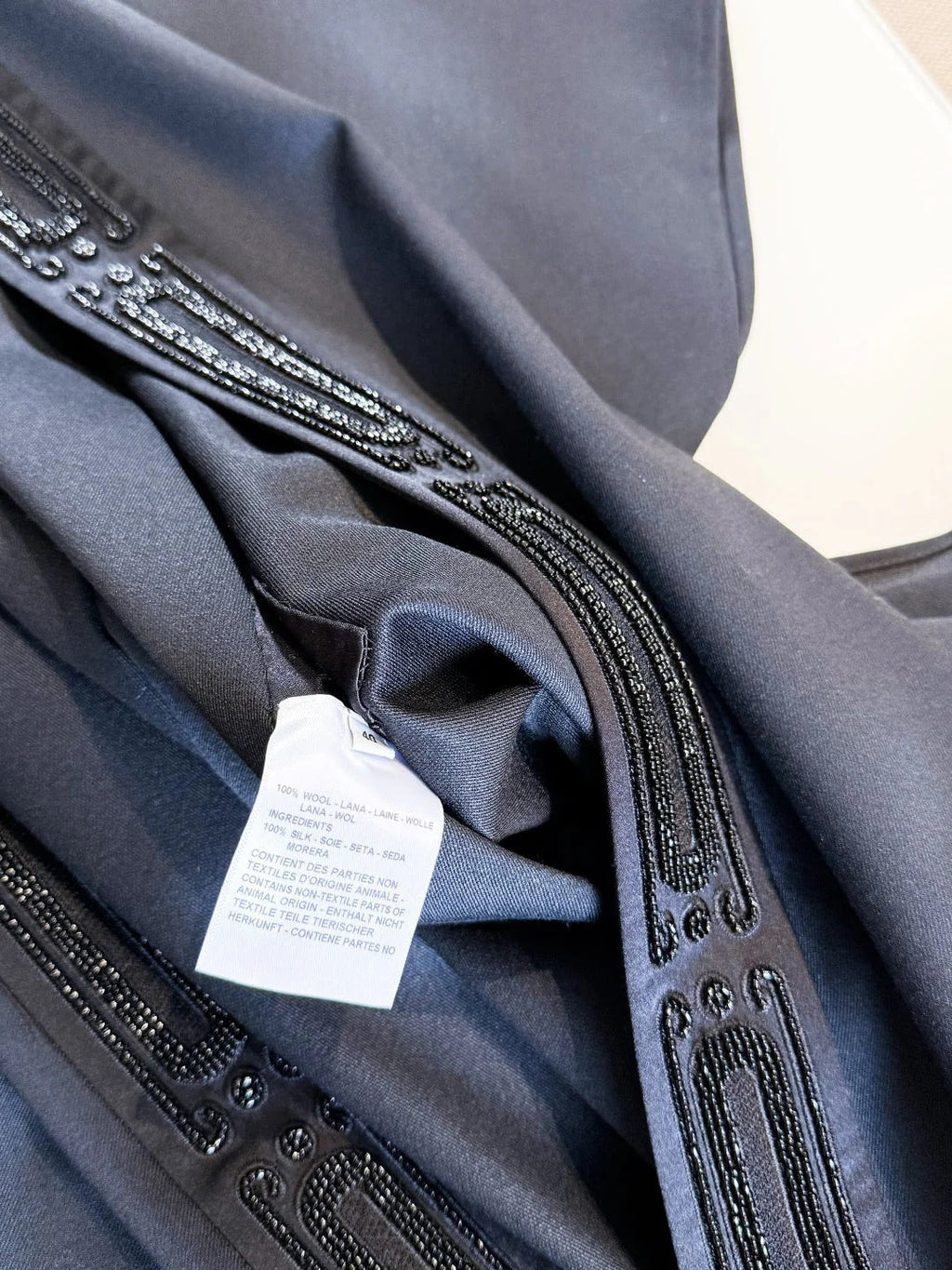 HERMES 25S SEQUIN-EMBROIDERED KNIT CAPE 319