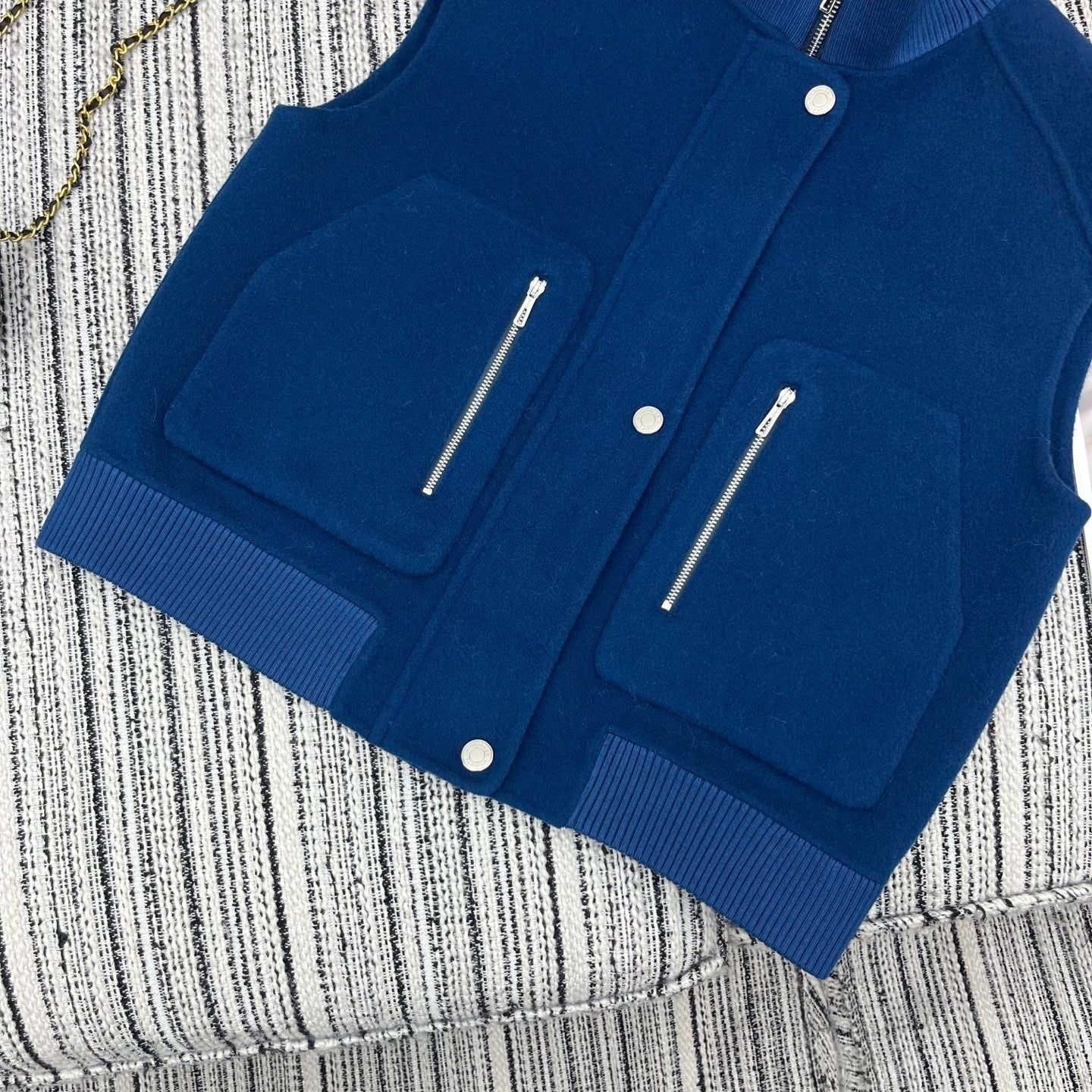 HERMES 25S SLEEVELESS JACKET 305