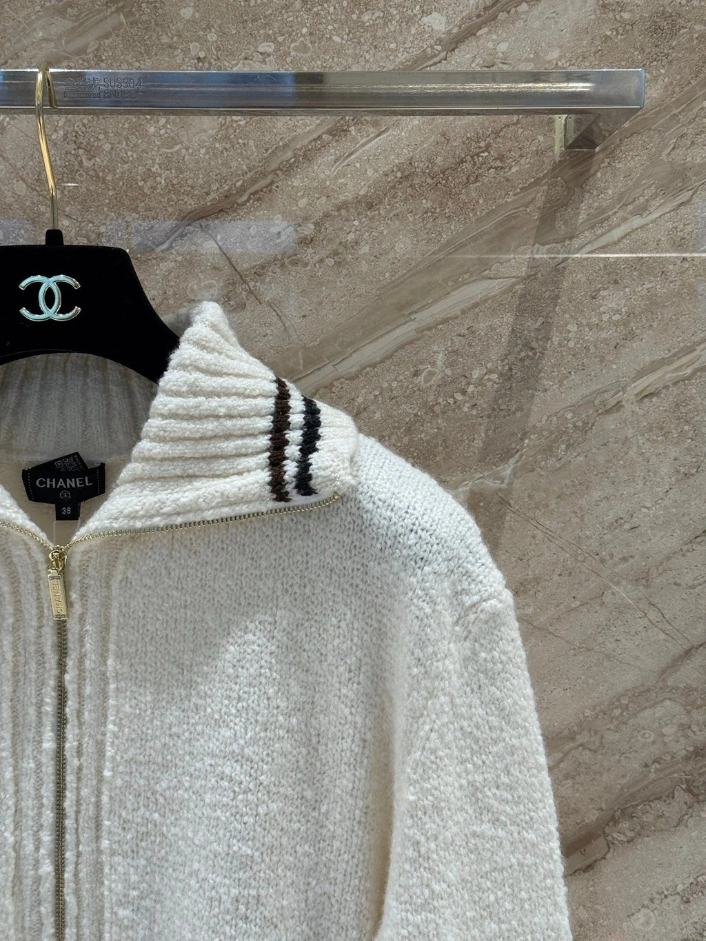 CHANEL 25S CASHMERE HALF-ZIP T-SHIRT 318