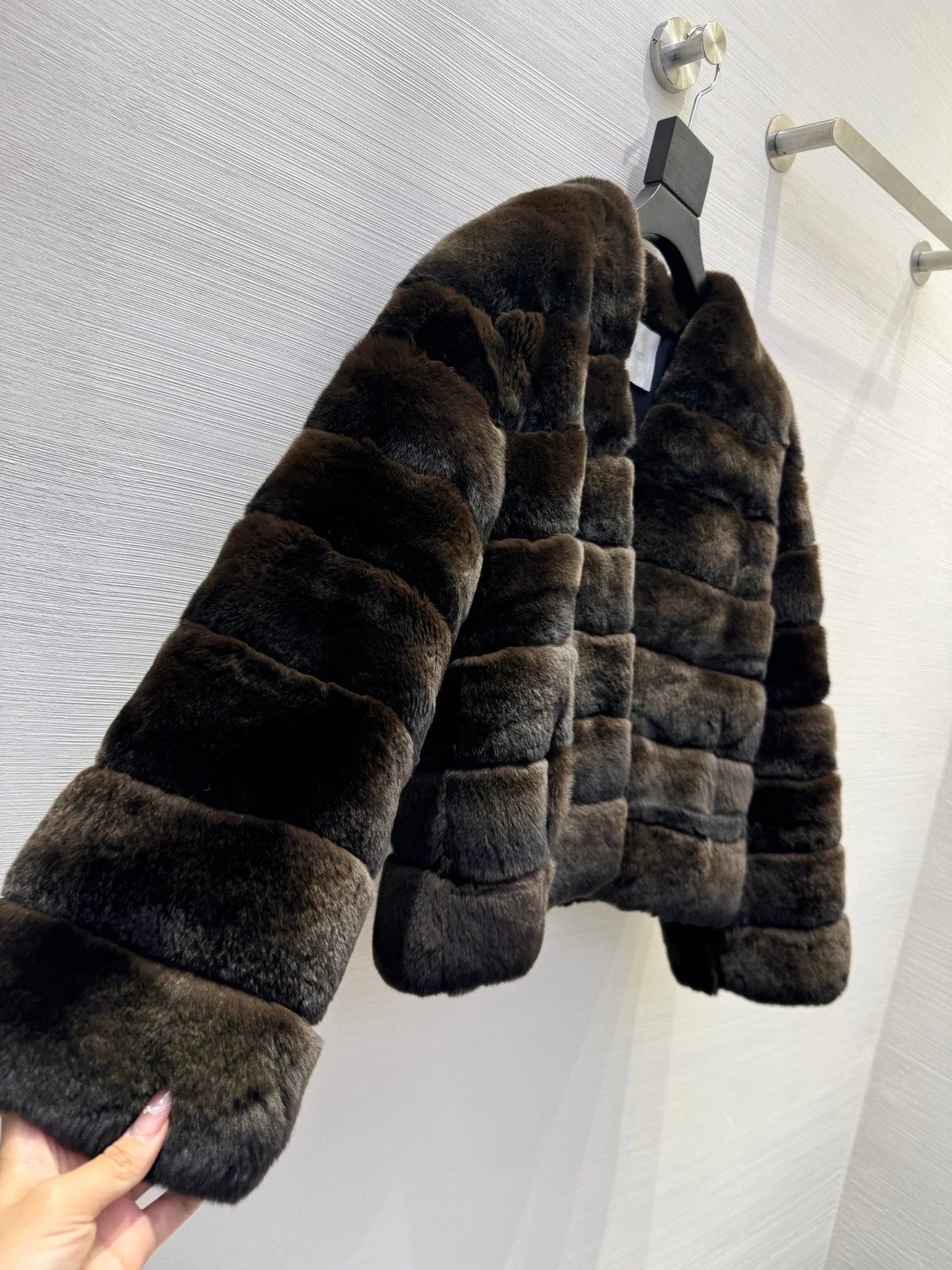 MAX MARA 25S V-NECK FUR COAT 156