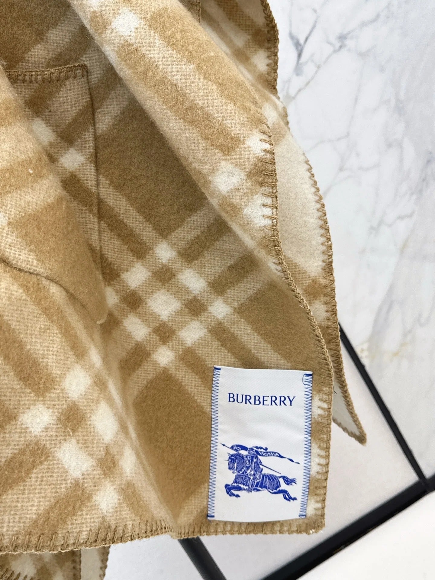 BURBERRY 25S REVERSIBLE CASHMERE CAPE 0045