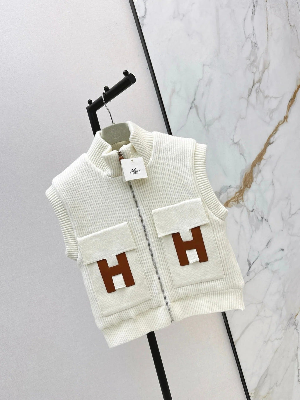 HERMES 25S SLEEVELESS KNIT VEST 235