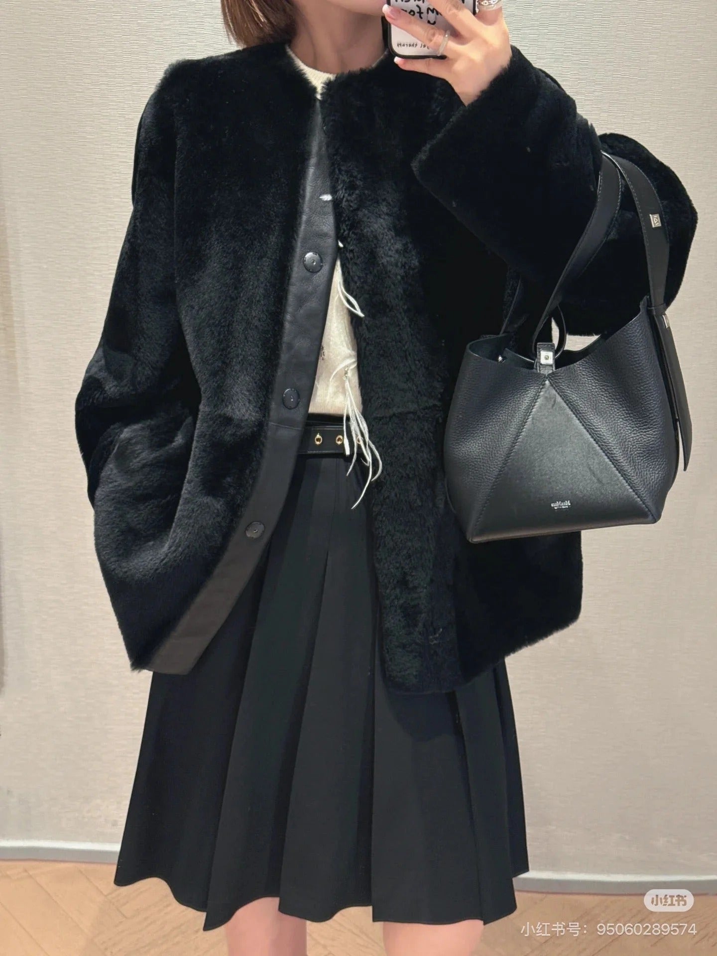 MAX MARA 25S SHEEPSKIN COAT 004