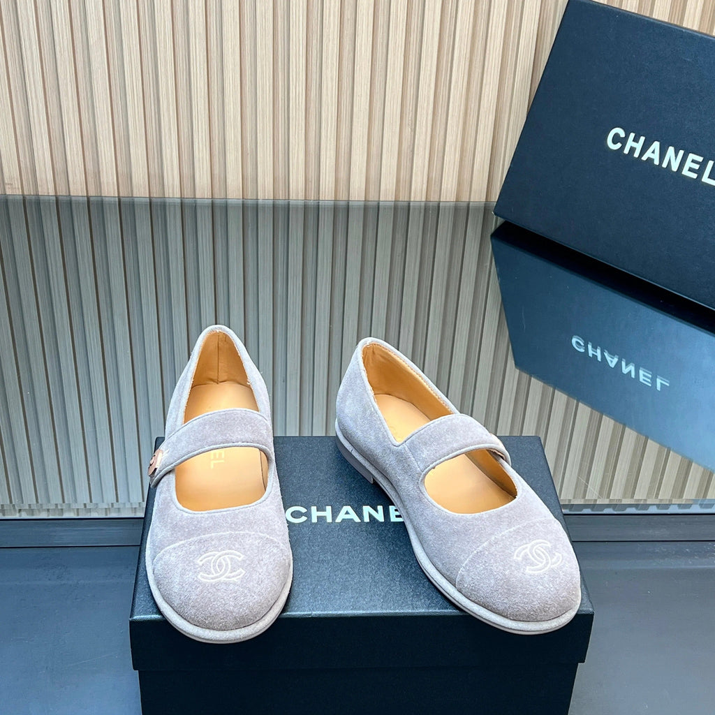 CHANEL 25S DOUBLE-STRAP MARY JANE SHOES IN LIGHT GRAY SUEDE