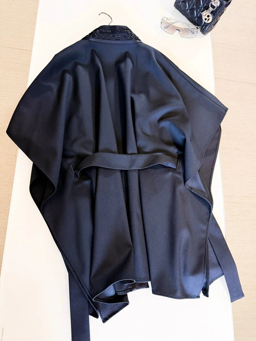 HERMES 25S SEQUIN-EMBROIDERED KNIT CAPE 319