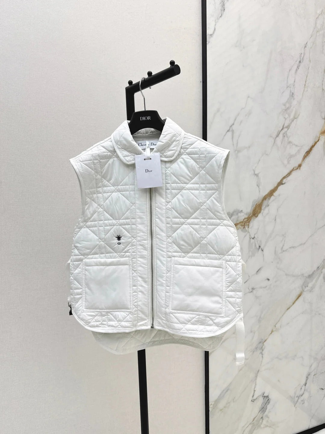 DIOR 25S SLEEVELESS QUILTED VEST 528