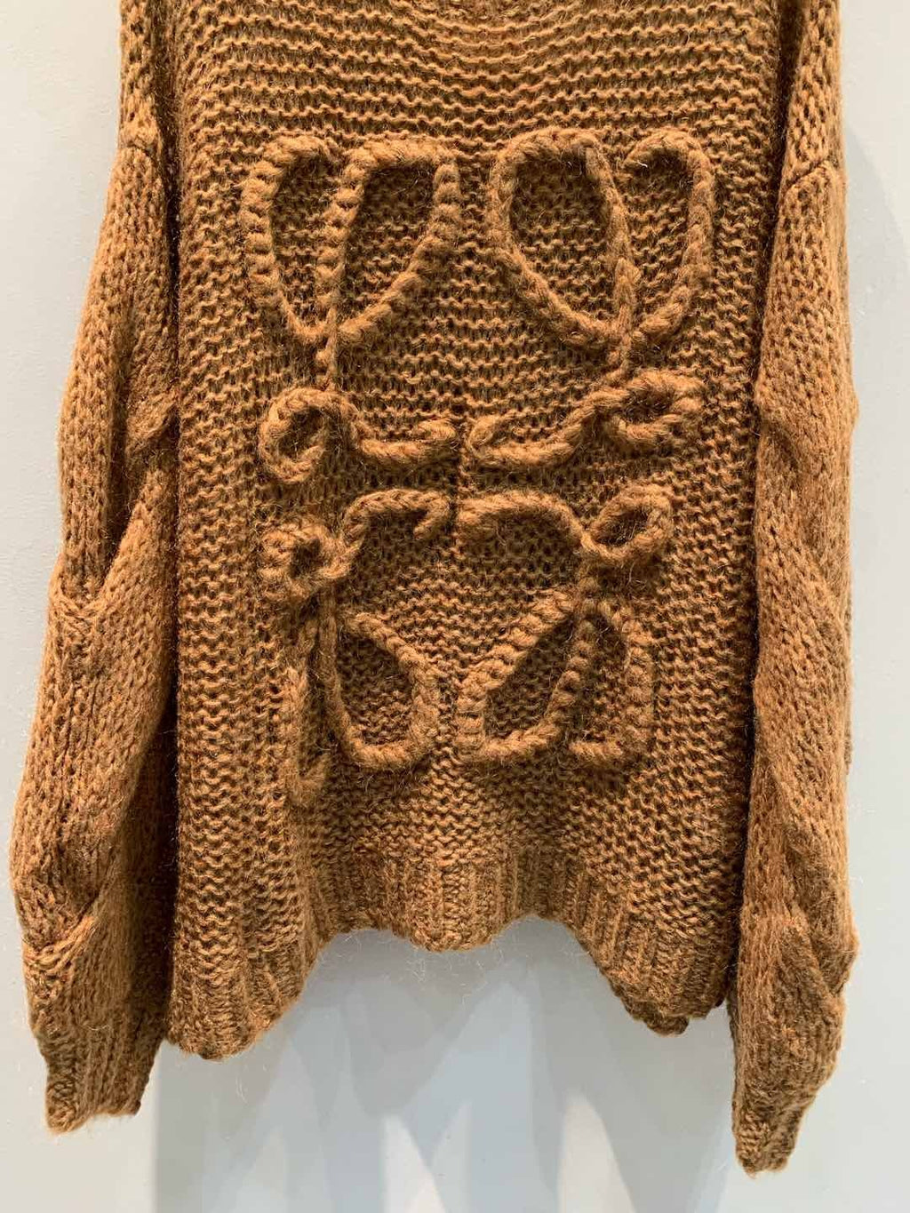 LOEWE SWEATER STYLE 225