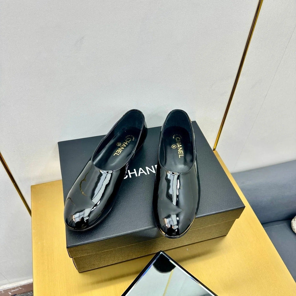 CC SIMPLE FLATS 25S IN BLACK GLOSSY LEATHER