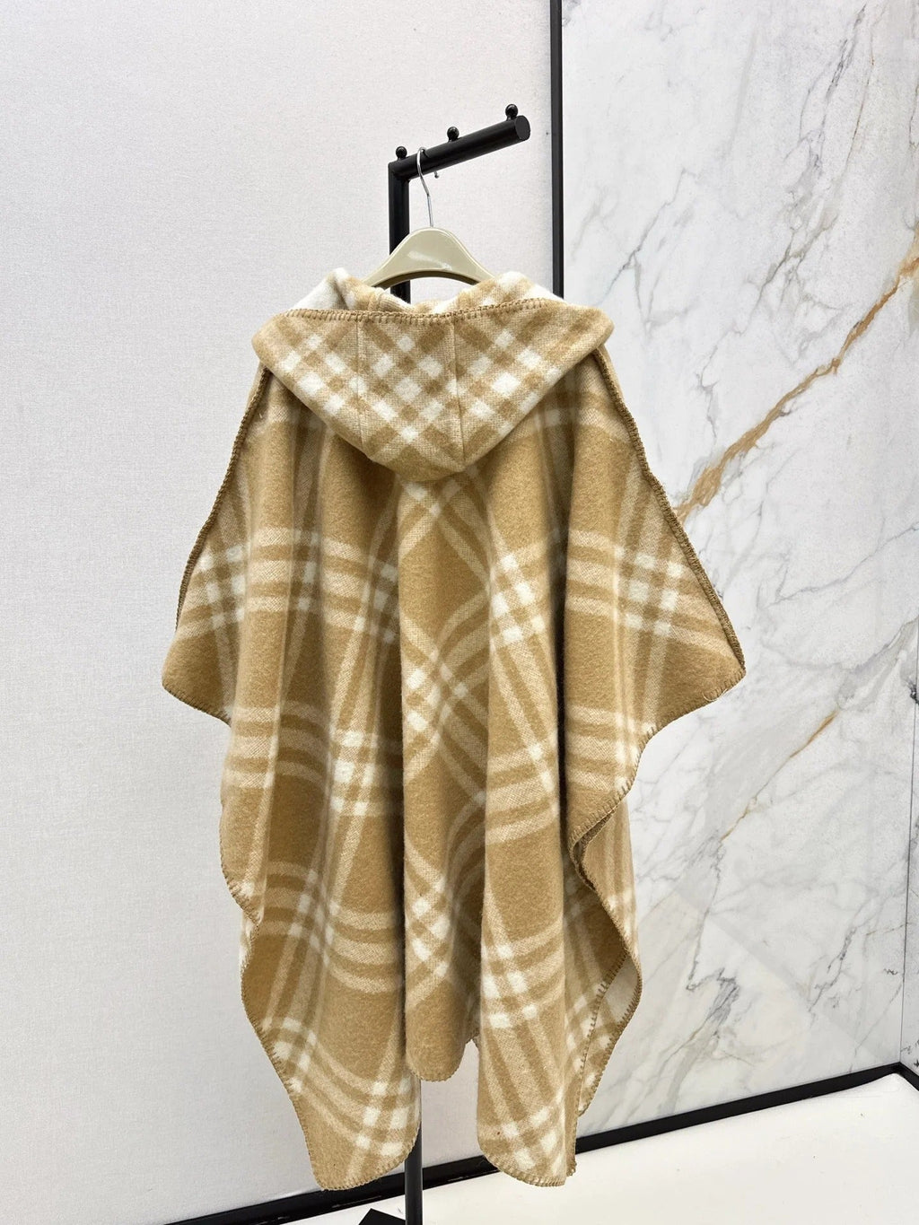 BURBERRY 25S REVERSIBLE CASHMERE CAPE 0045