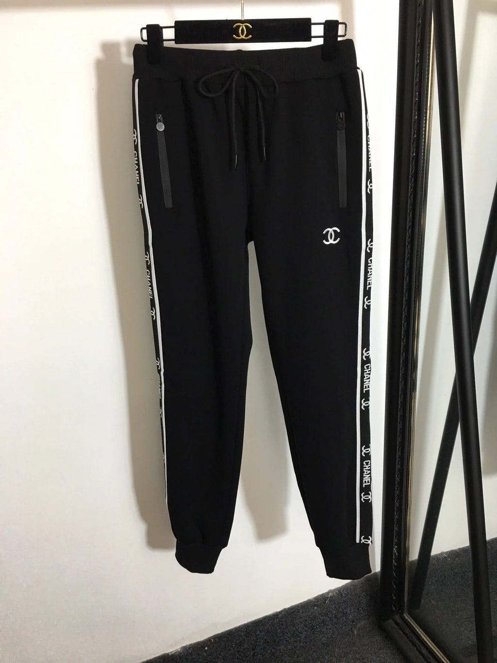 CHANEL 25S TRACKSUIT 322