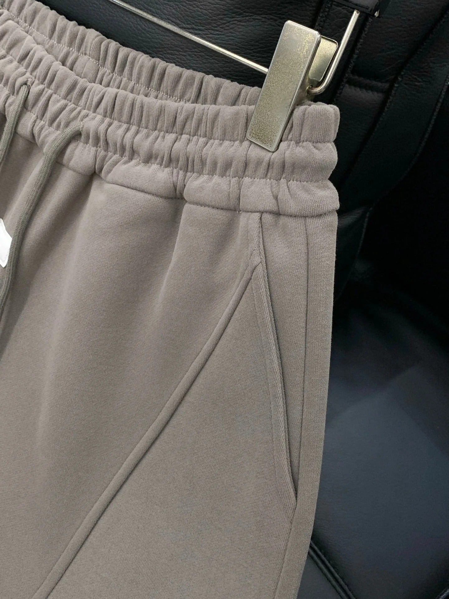 ALO JOGGER SWEATPANTS STYLE 182