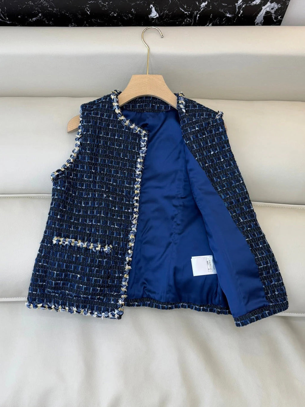 CHANEL 25S TWEED SLEEVELESS VEST 491