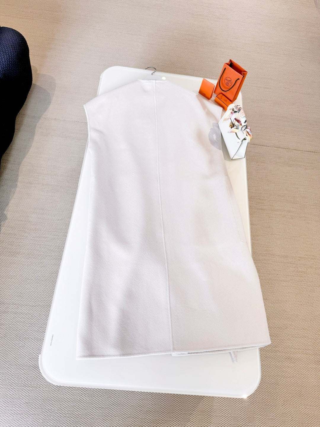 HERMES 25S REVERSIBLE SLEEVELESS COAT 258