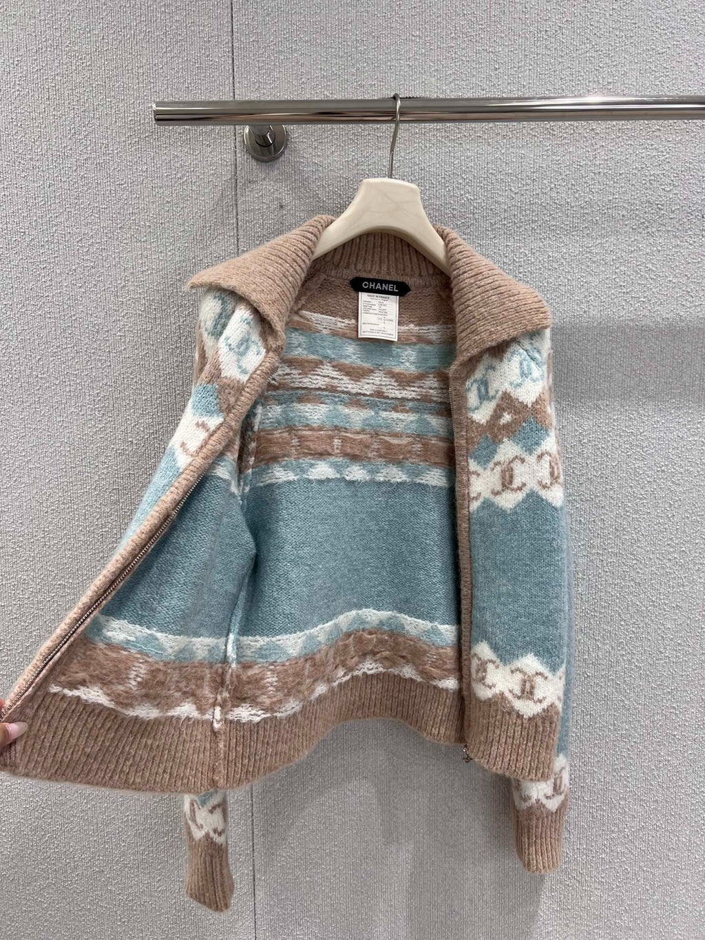 CHANEL 25S KNITTED CARDIGAN 232690