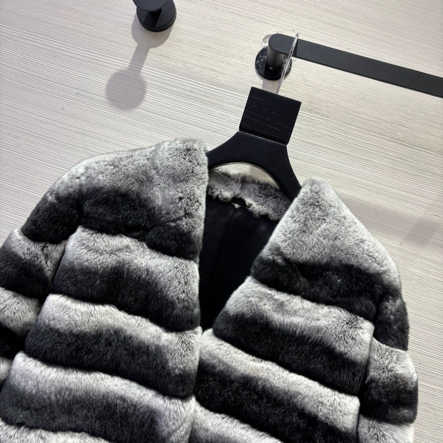 MAX MARA 25S V-NECK FUR COAT 155