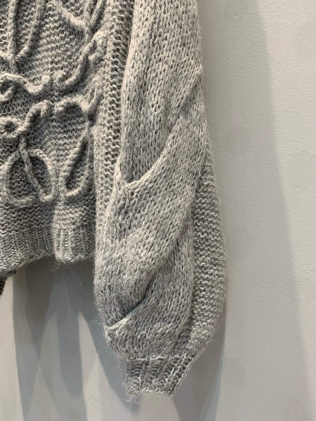 LOEWE SWEATER STYLE 224