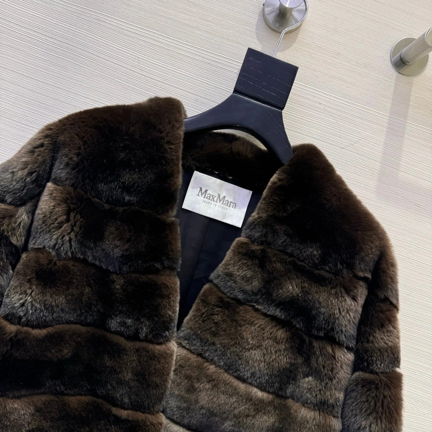 MAX MARA 25S V-NECK FUR COAT 156