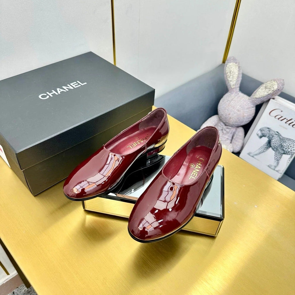 CC SIMPLE FLATS 25S IN DARK RED GLOSSY LEATHER