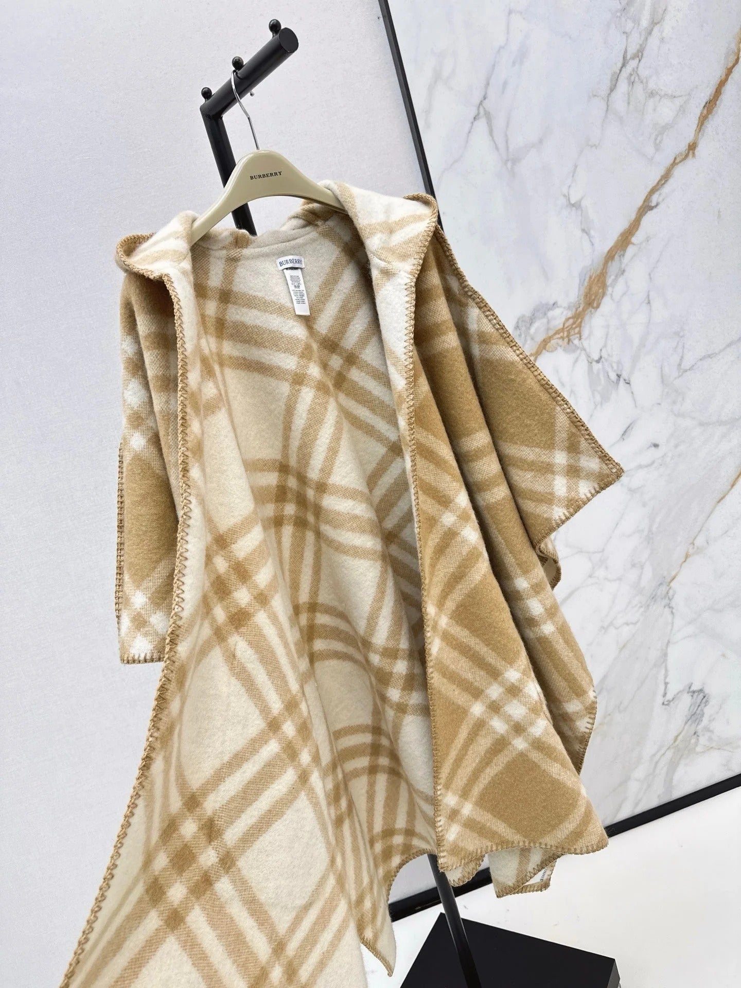BURBERRY 25S REVERSIBLE CASHMERE CAPE 0045
