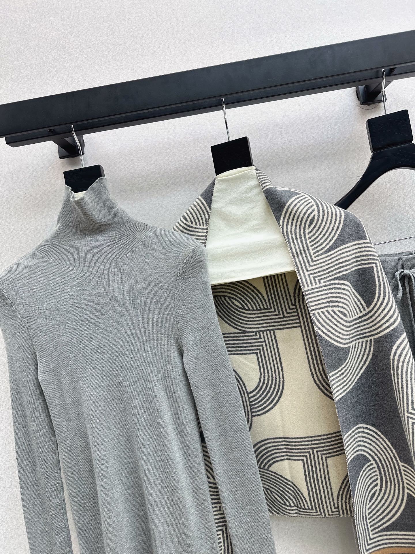 HERMES 25S THREE-PIECE KNIT SET