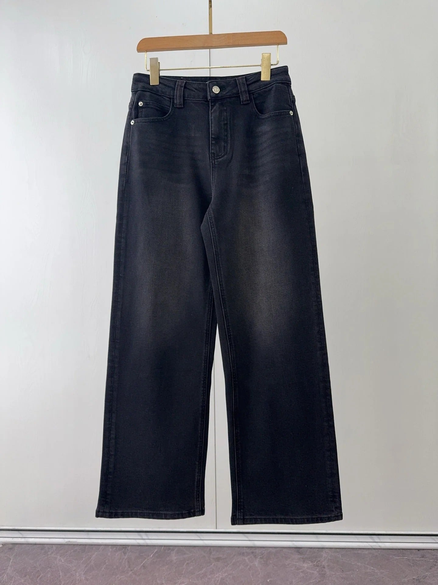 MAX MARA 25S STRAIGHT-LEG JEANS WITH SHEEPSKIN LINING 059