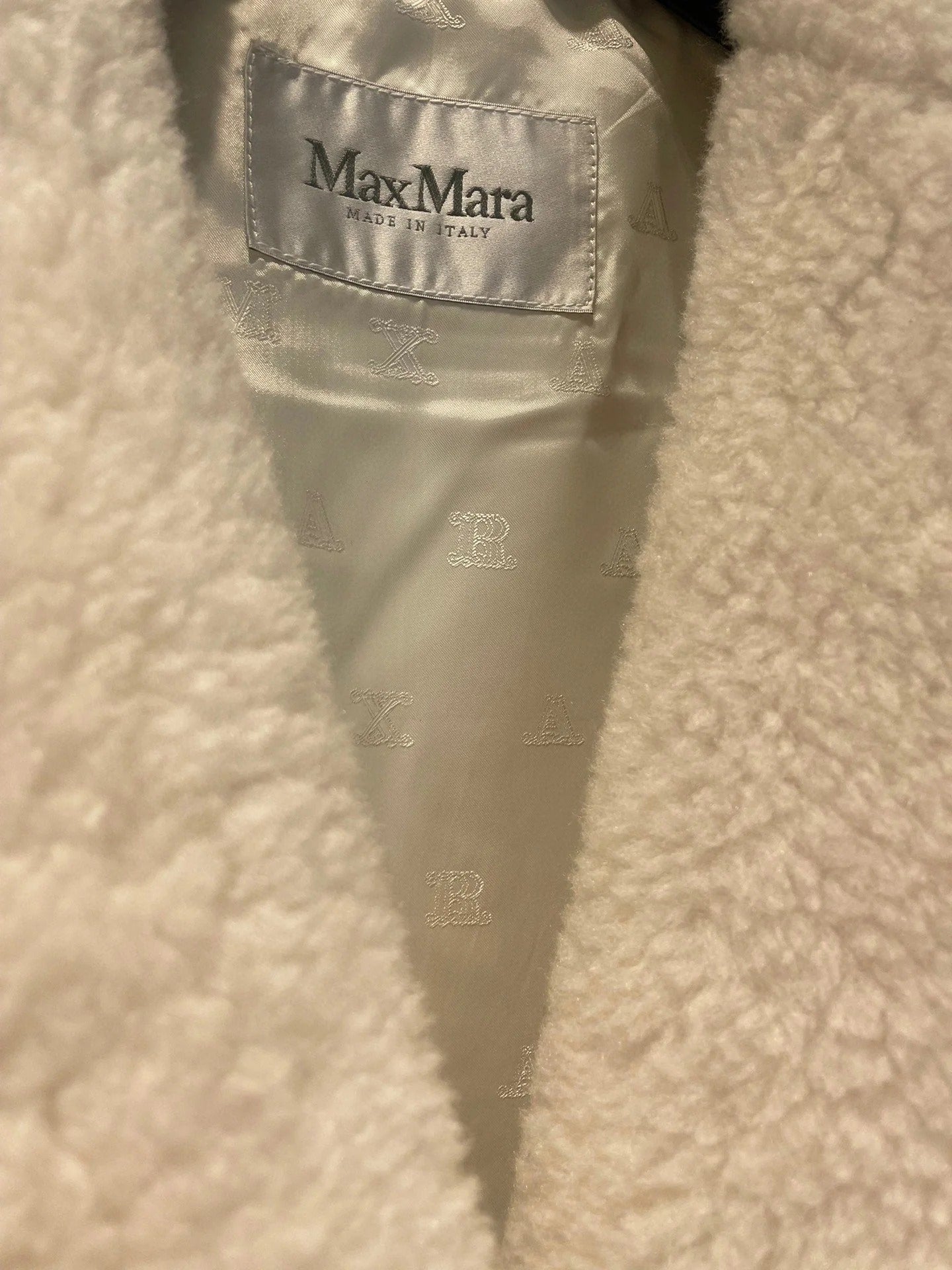 MAX MARA 25S SLEEVELESS TEDDY VEST 00550