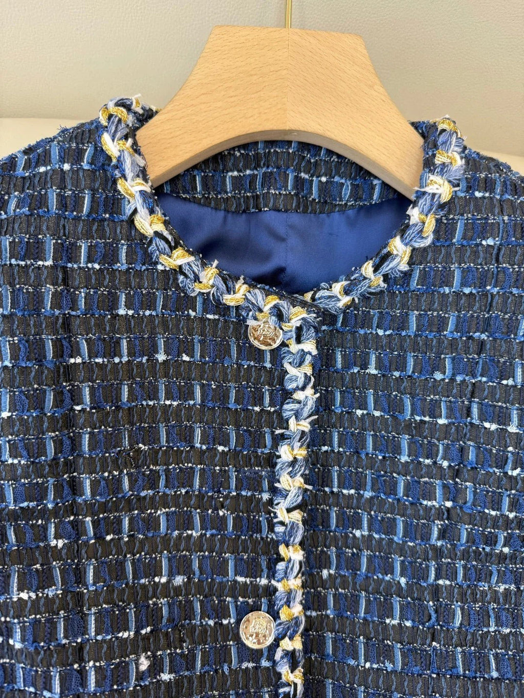 CHANEL 25S TWEED SLEEVELESS VEST 491