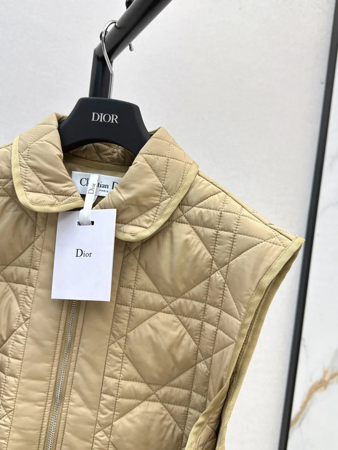 DIOR 25S SLEEVELESS QUILTED VEST 527