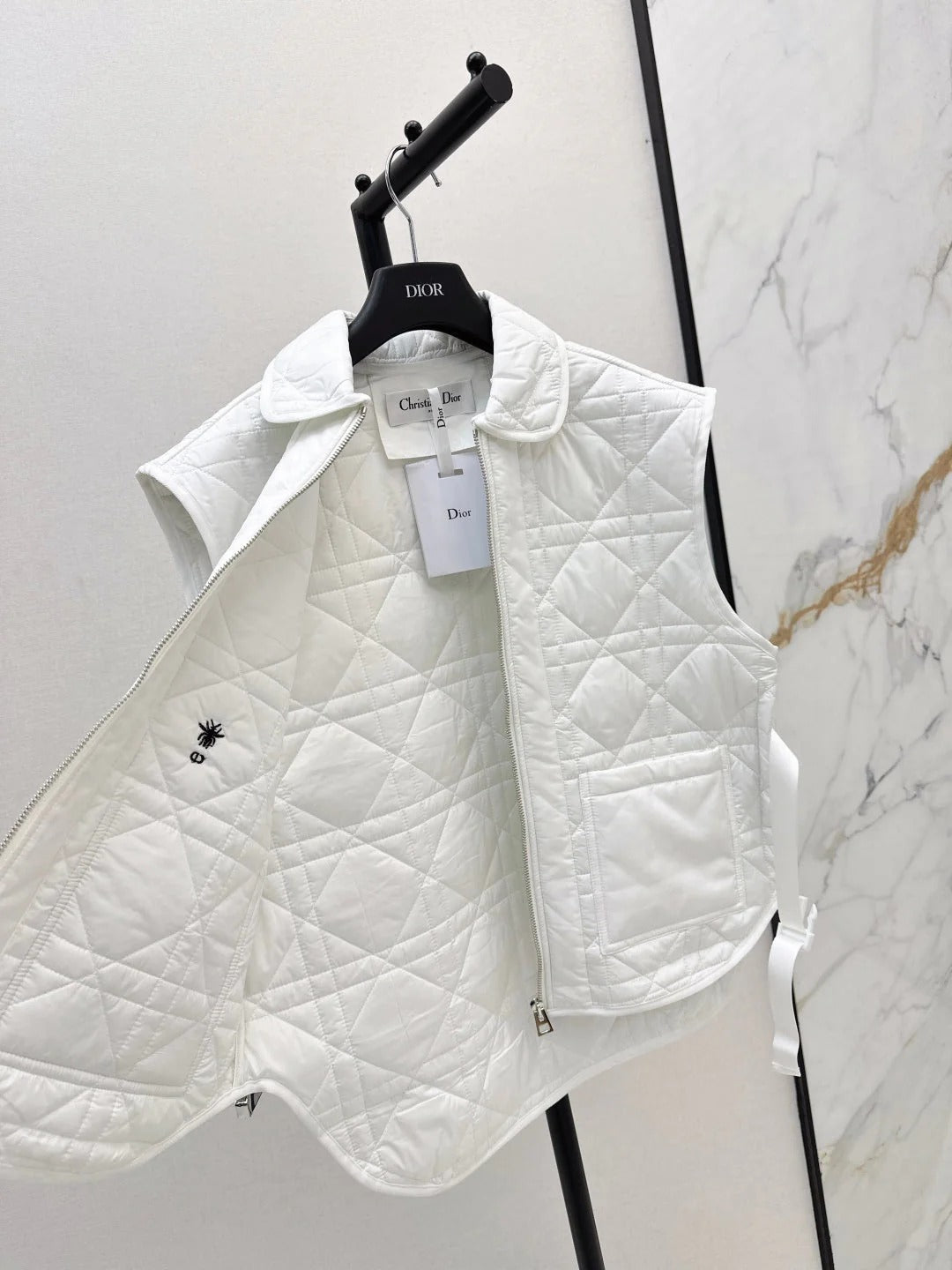 DIOR 25S SLEEVELESS QUILTED VEST 528