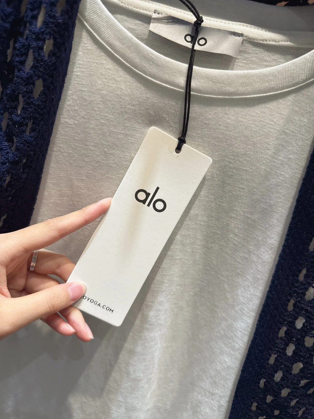 ALO T-SHIRT WITH SCARF STYLE 151