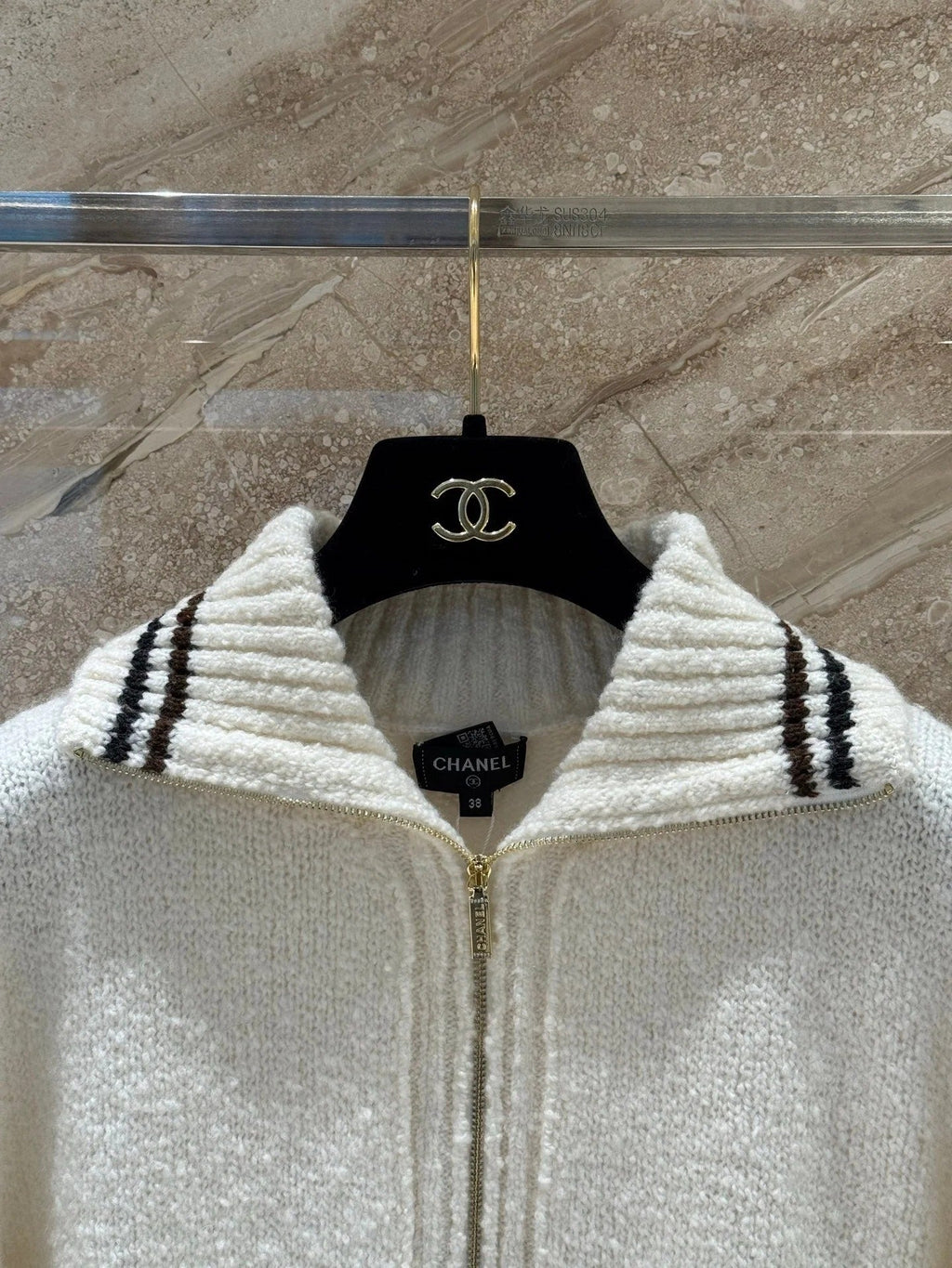 CHANEL 25S CASHMERE HALF-ZIP T-SHIRT 318