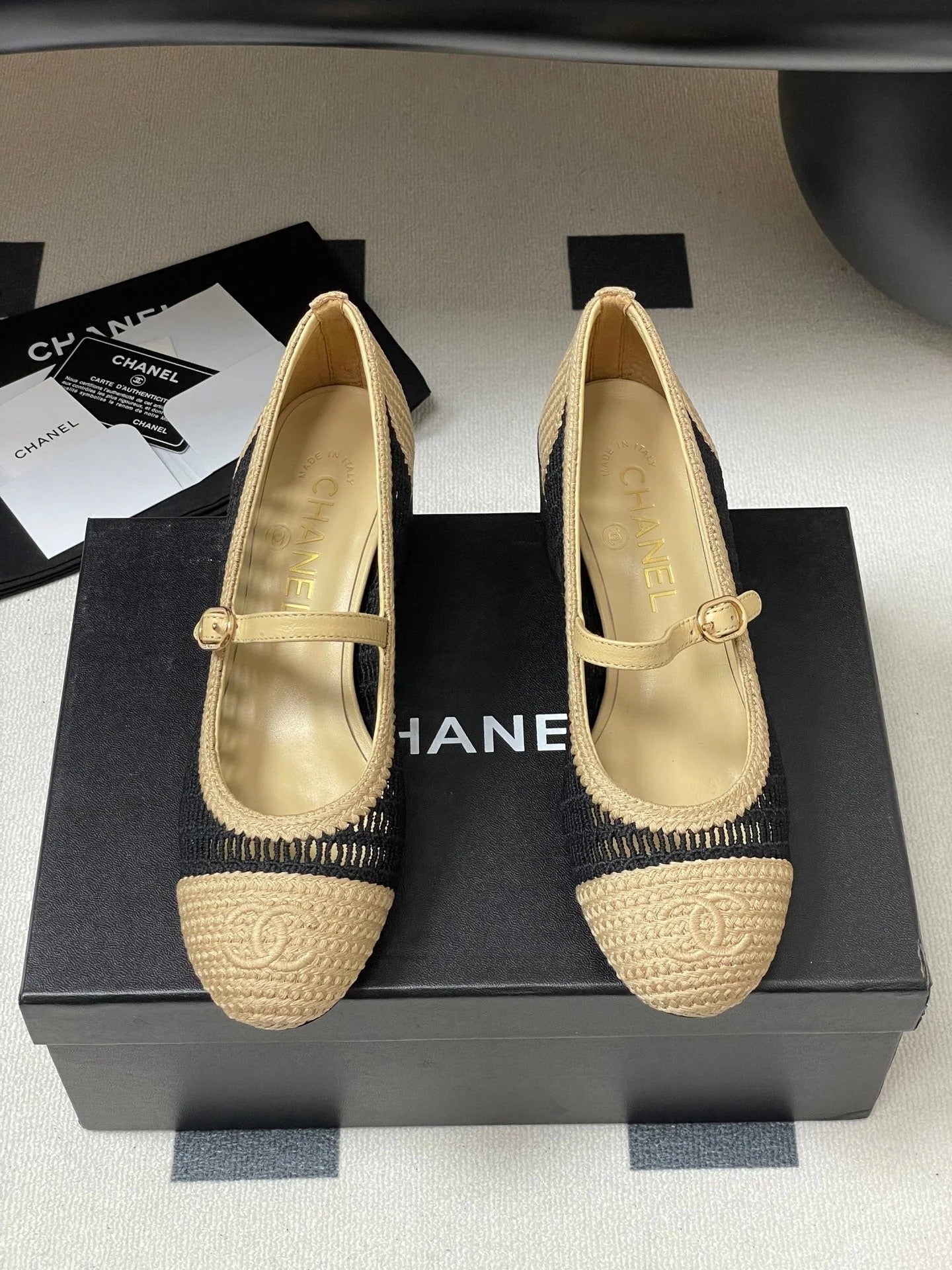 HIGH BALLET MARY JANE 50MM IN NATURAL BEIGE AND BLACK RAFFIA