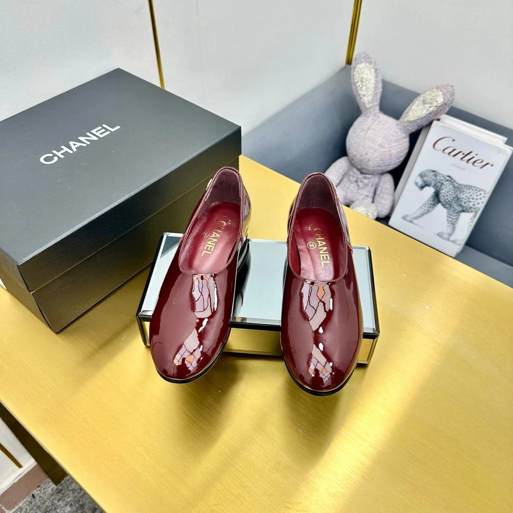 CC SIMPLE FLATS 25S IN DARK RED GLOSSY LEATHER