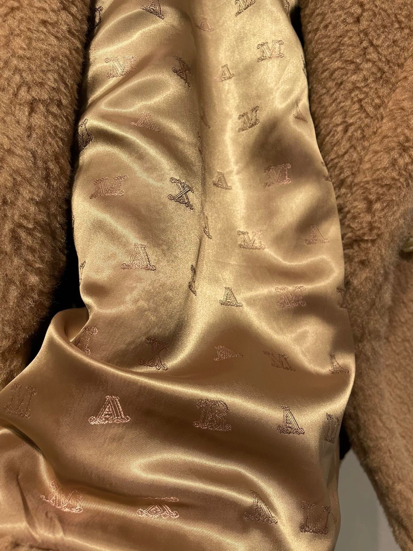 MAX MARA 25S SLEEVELESS TEDDY VEST 89550