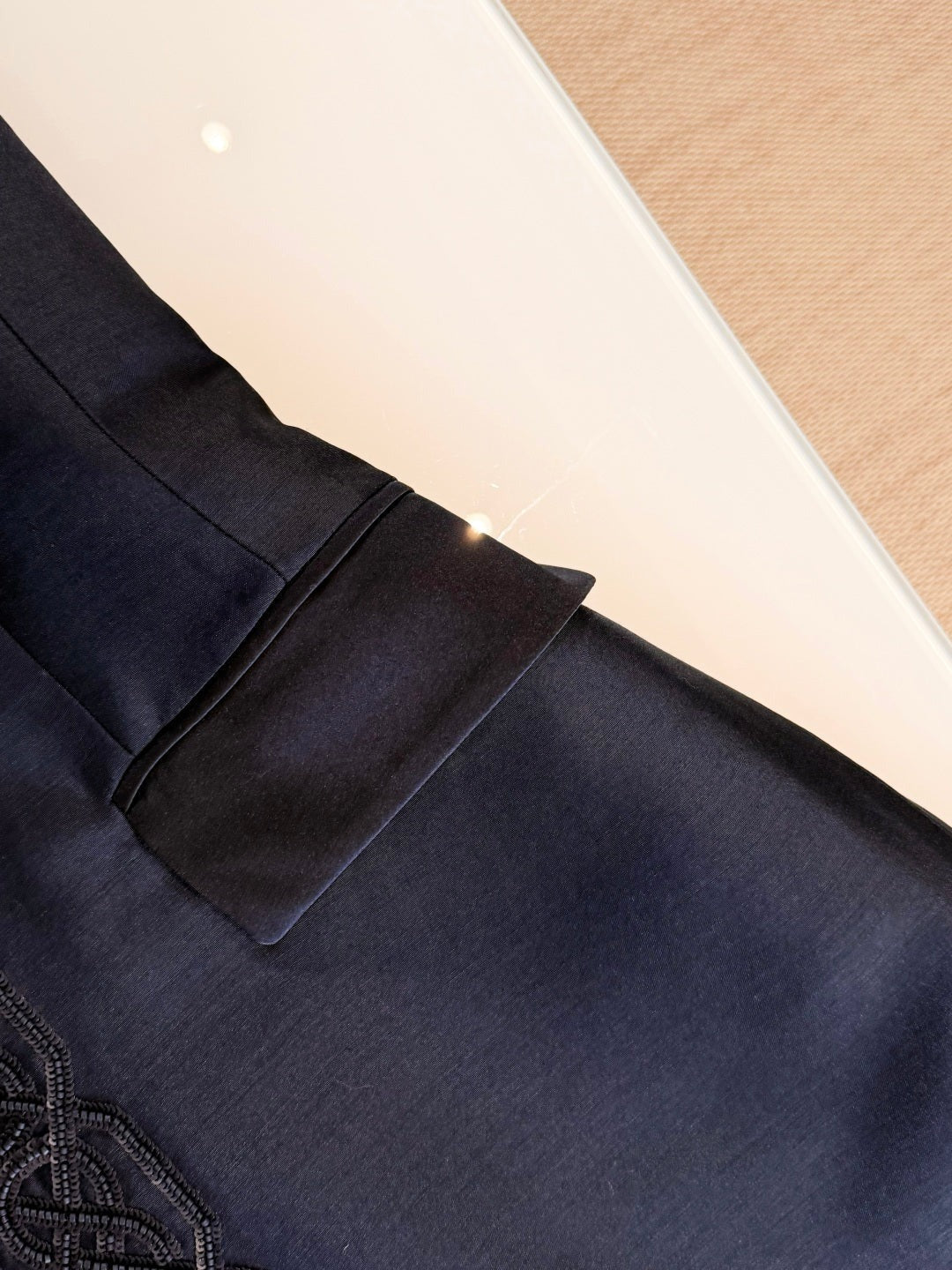 HERMES 25S SEQUIN-EMBROIDERED KNIT CAPE 319