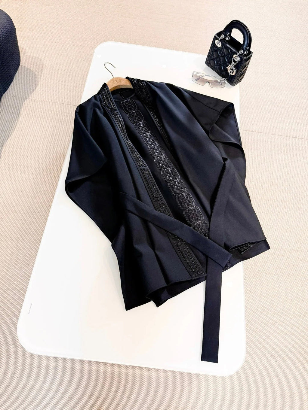 HERMES 25S SEQUIN-EMBROIDERED KNIT CAPE 319