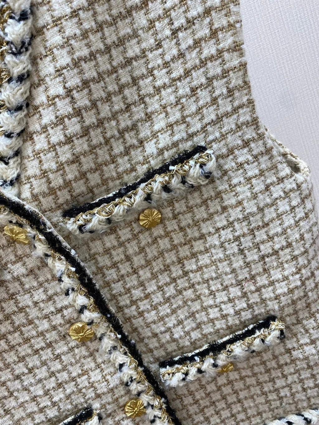 CHANEL 25S TWEED FOUR-POCKET BLAZER 315