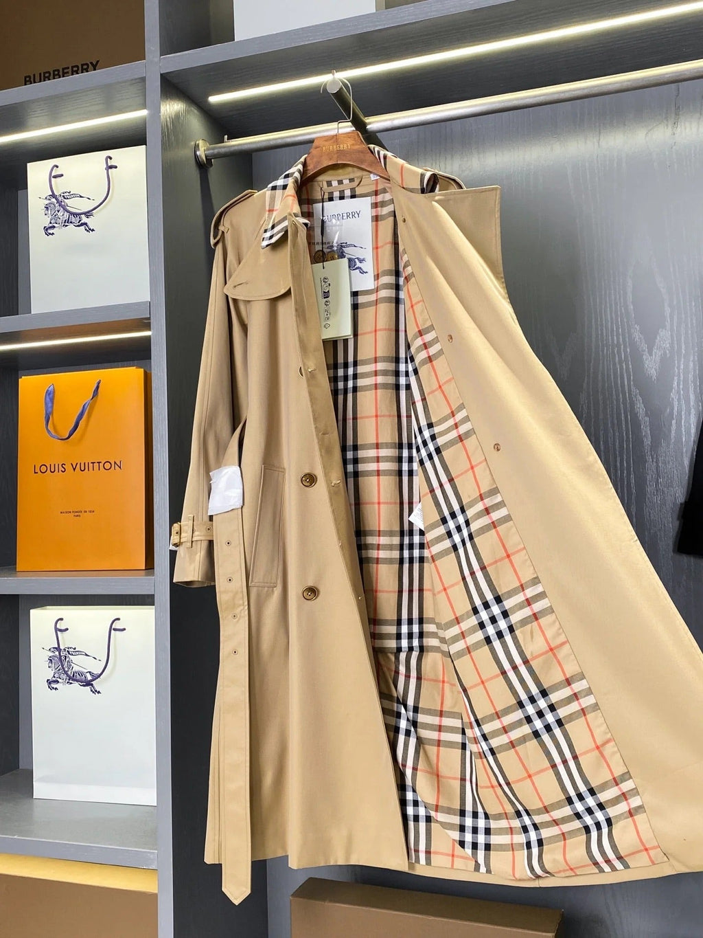 BURBERRY 25S TRENCH COAT 237