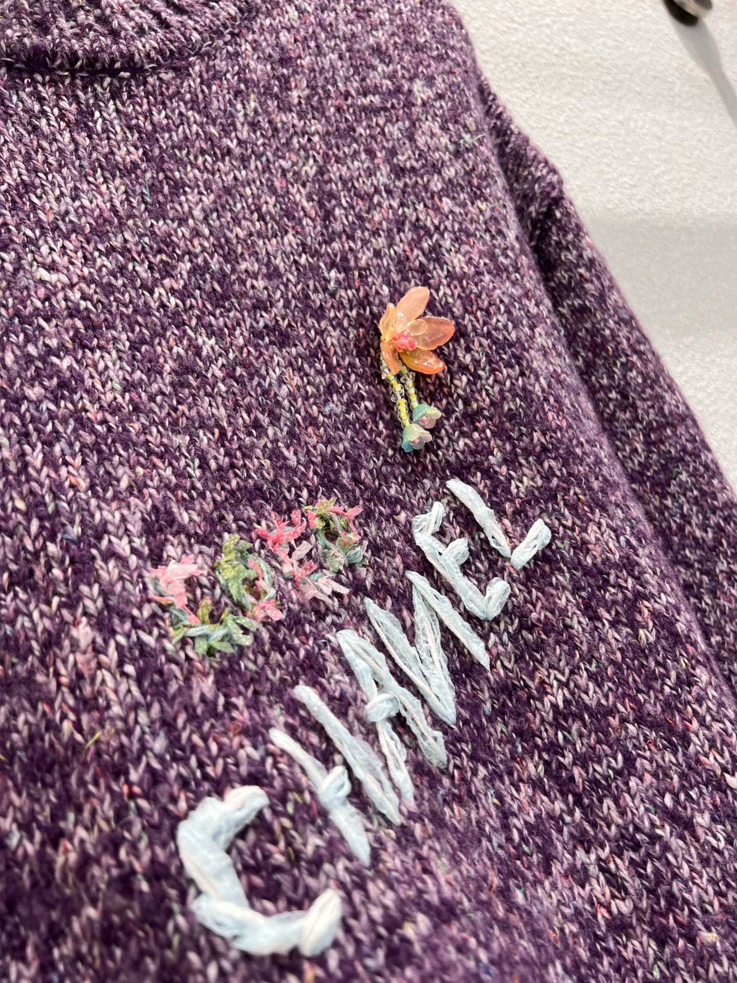 CHANEL 25S KNITTED CASHMERE SWEATER 232683