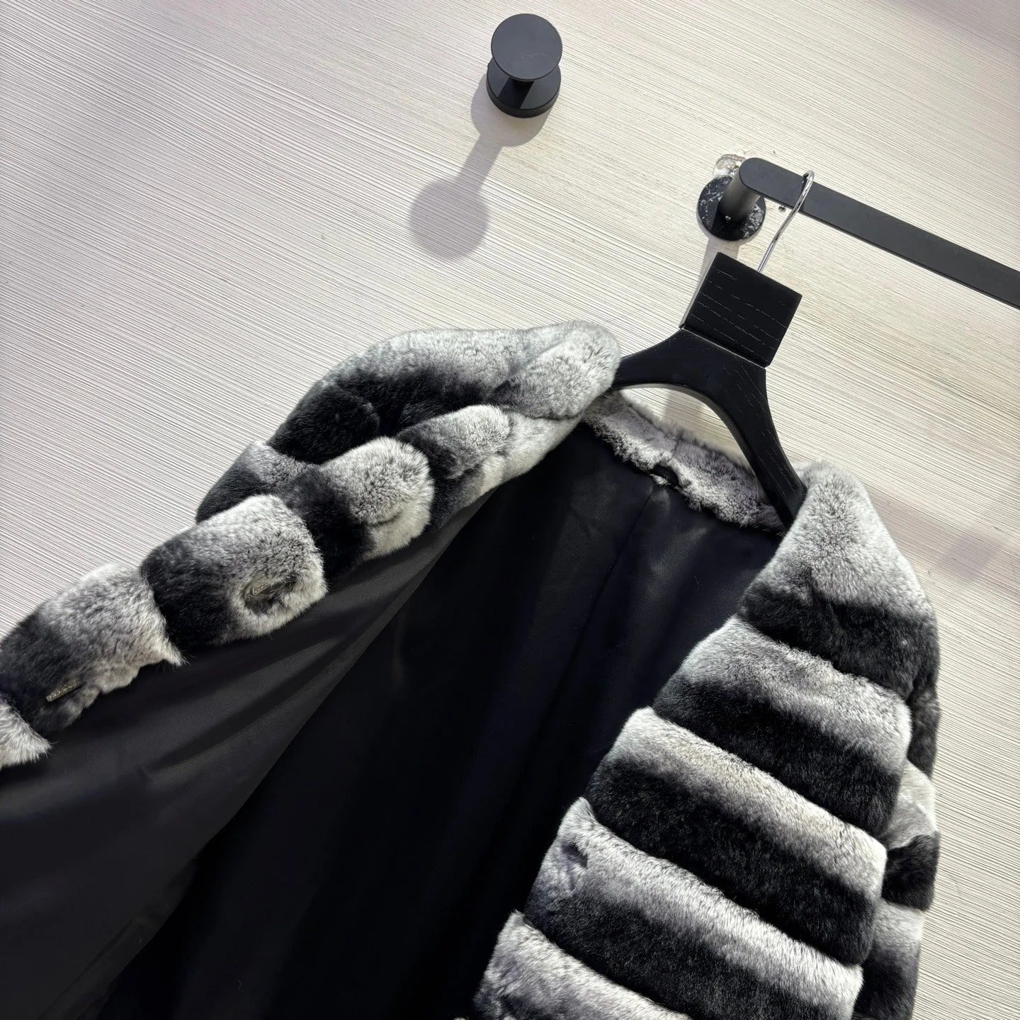 MAX MARA 25S V-NECK FUR COAT 155