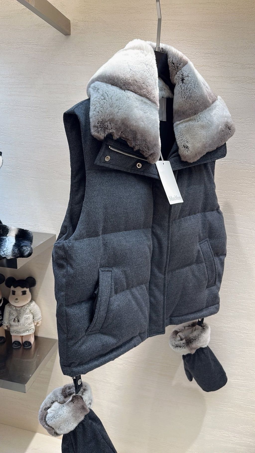 MAX MARA 25S VEST WITH RABBIT FUR COLLAR 057