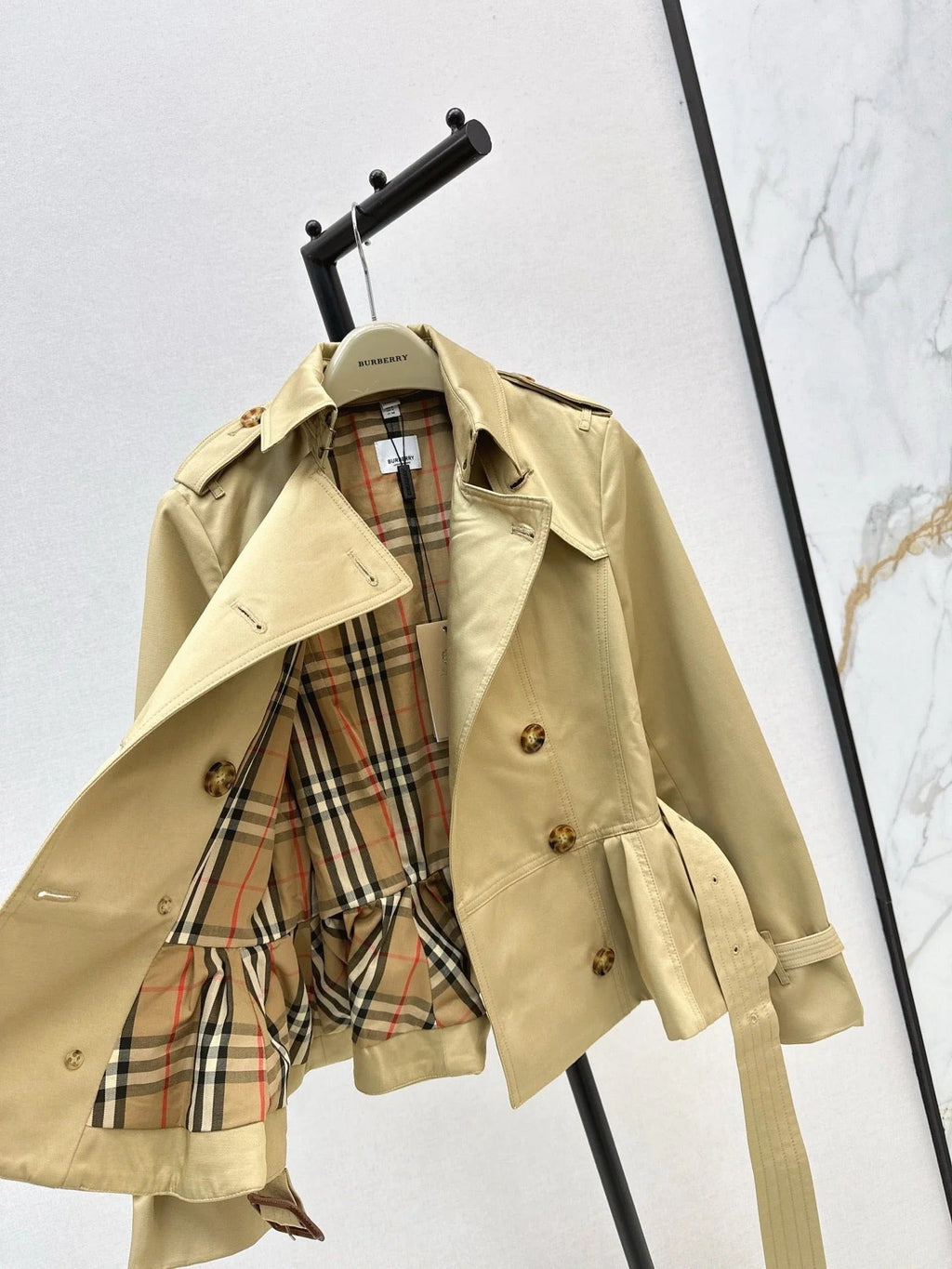 BURBERRY 25S TRENCH COAT 229