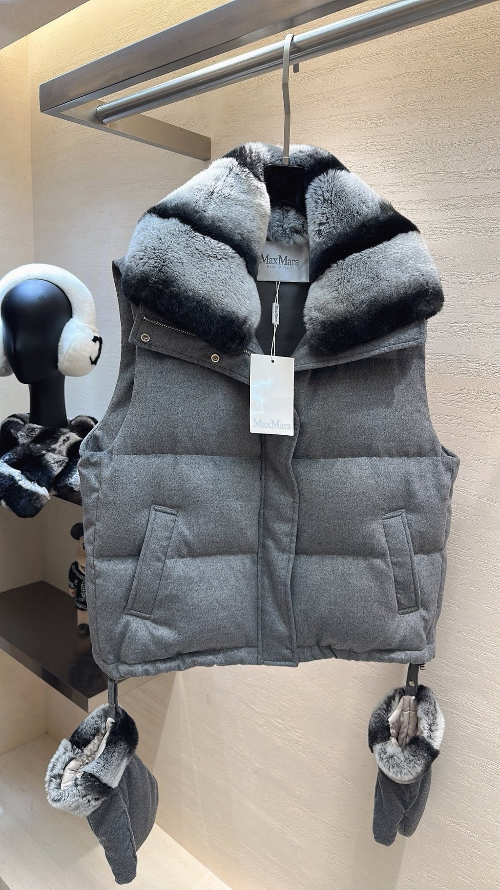 MAX MARA 25S VEST WITH RABBIT FUR COLLAR 058