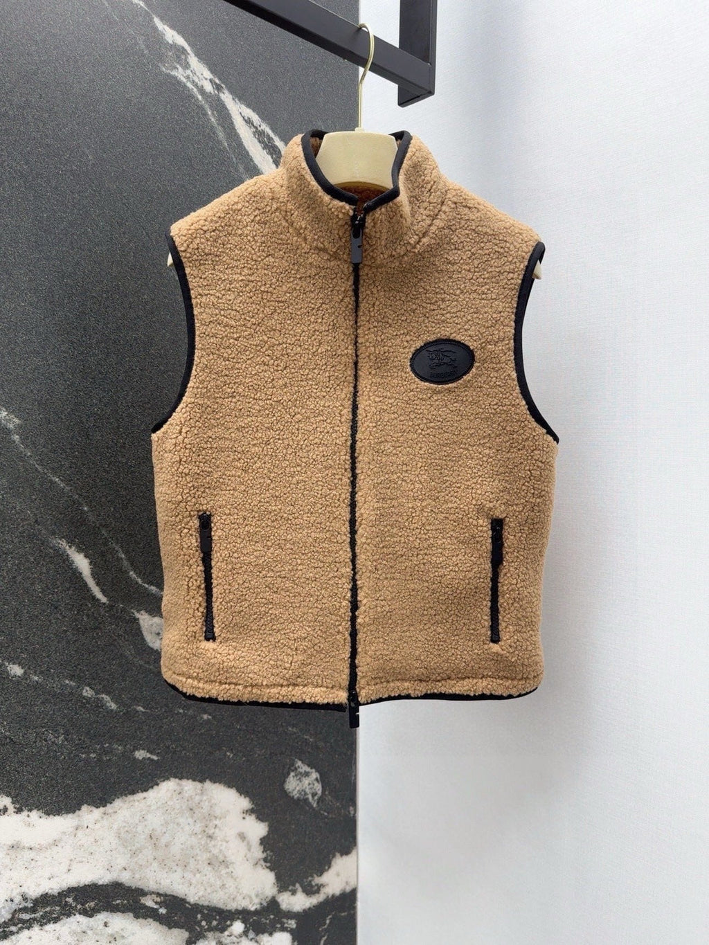 BURBERRY 25S SHEARLING VEST 266