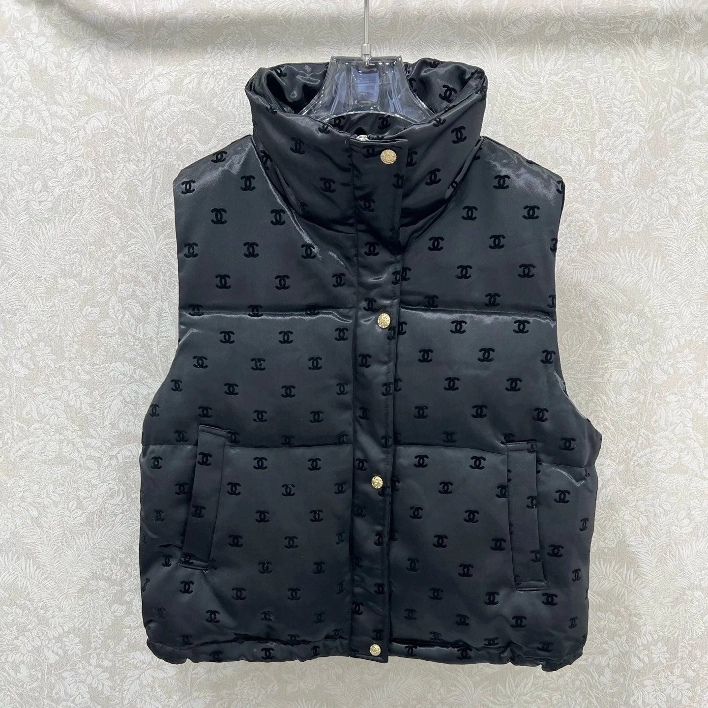 CHANEL 25S PUFFER VEST 312