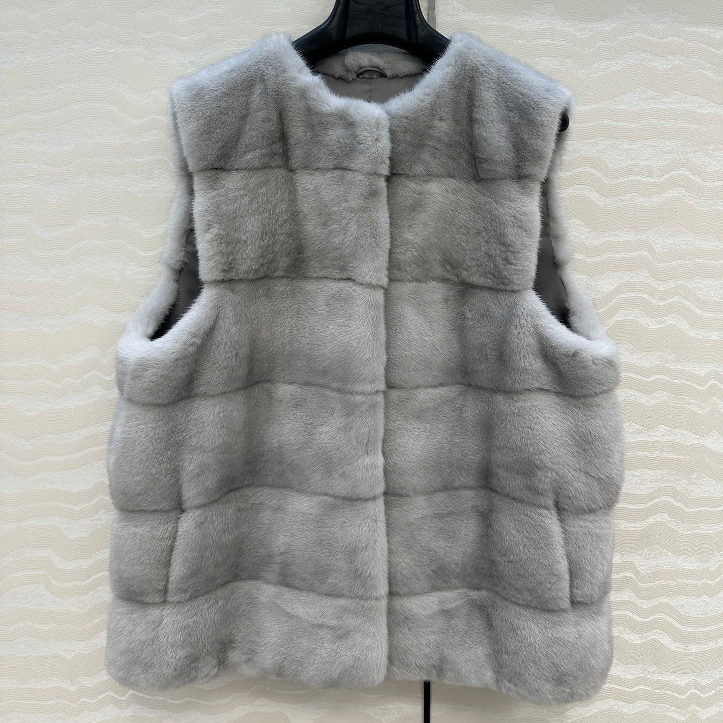 DIOR 25S SLEEVELESS MINK VEST 582