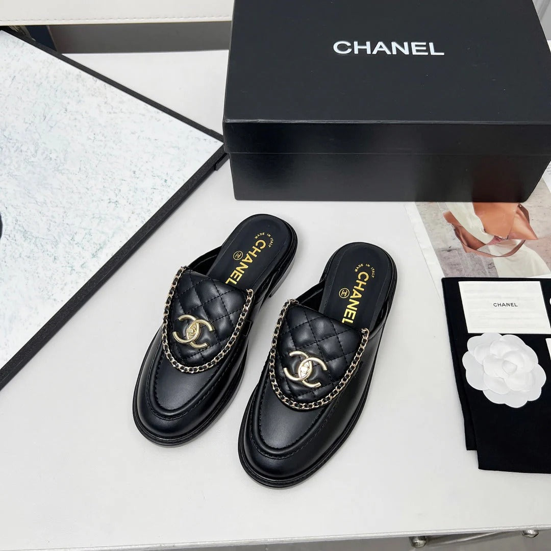 CHANEL 25S MULES WITH CHAIN DETAIL IN BLACK CALFSKIN GOLD HARDWRE