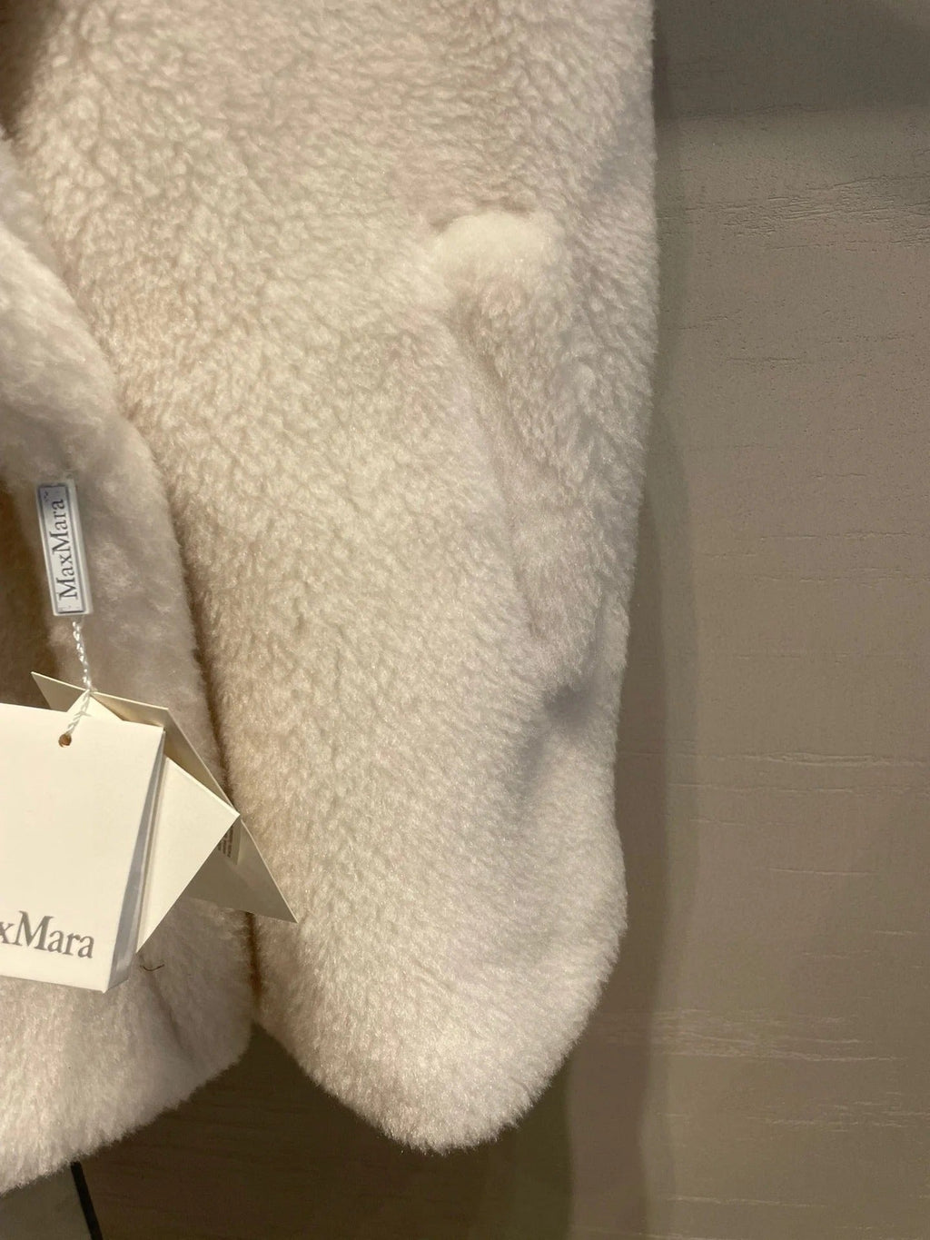 MAX MARA 25S SLEEVELESS TEDDY VEST 00550